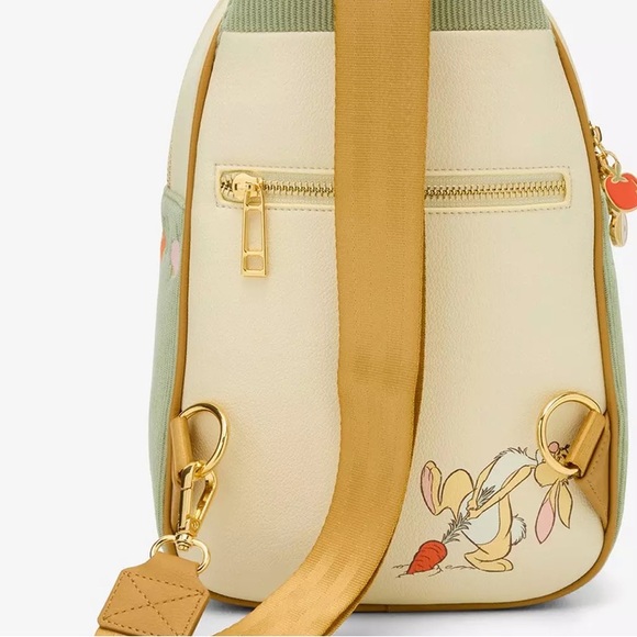 Disney Winnie the Pooh Veggie Patch Carrot Sling Bag - NWT - Picture 3 of 4